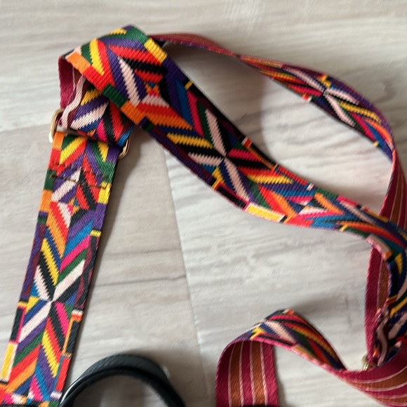 Navy crossbody with reversible strap NWT - Picture 3 of 6